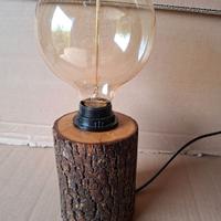 Portalampada in legno