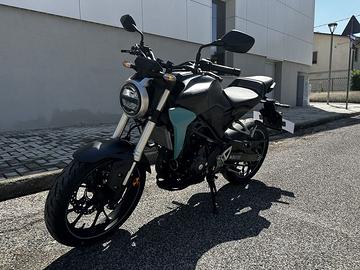 Honda CB 300