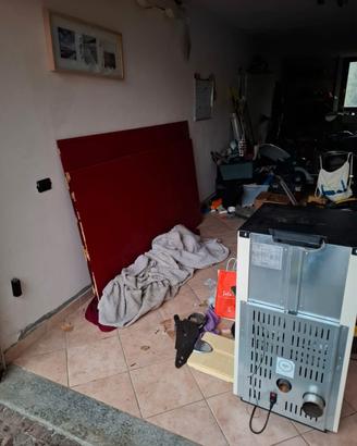 vetro temprato di colore rosso