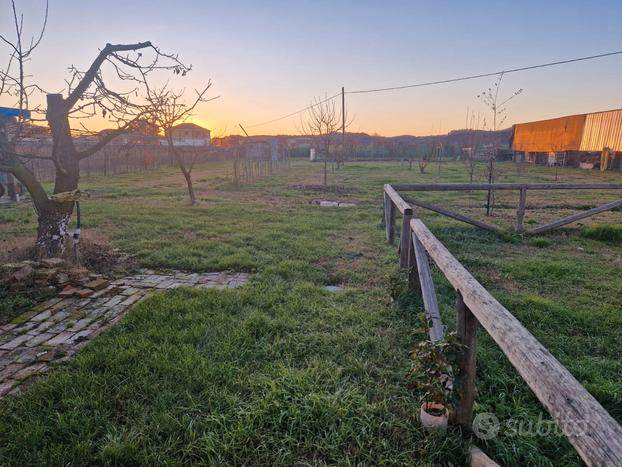 Cascinale con terreno