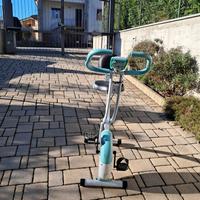 Cyclette regolabile apri e chiudi – come nuova