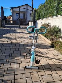 Cyclette regolabile apri e chiudi – come nuova