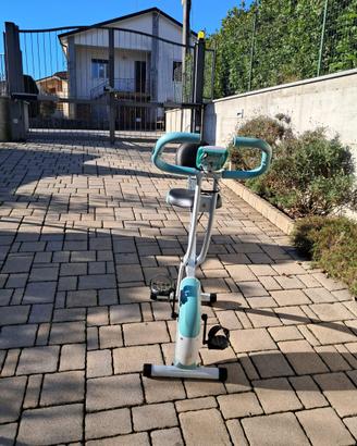 Cyclette regolabile apri e chiudi – come nuova