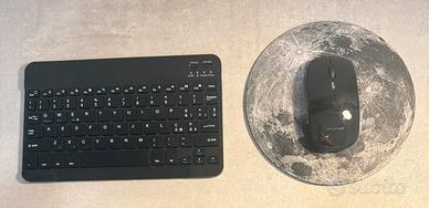 tastiera, mouse, tappetino luna