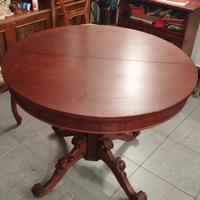 Tavolo rotondo antico in legno massello intagliato