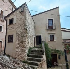 Villa Santa Lucia degli Abruzzi AQ abitazione