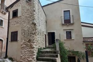 Villa Santa Lucia degli Abruzzi AQ abitazione