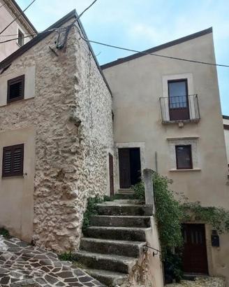 Villa Santa Lucia degli Abruzzi AQ abitazione