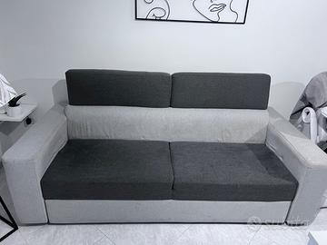 Divano grigio chiaro e scuro