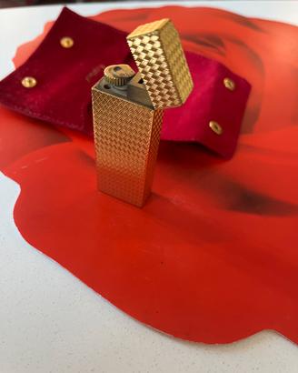 Accendino d’oro Cartier