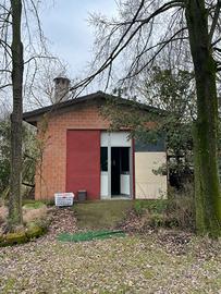 Casetta con parco e laghetti