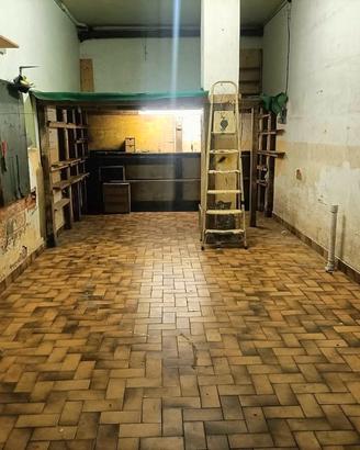 Box (27mq) con Soppalco in Centro ad Arma