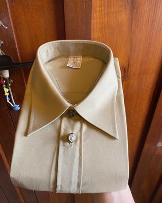 Camicia uomo colore oliva chiaro