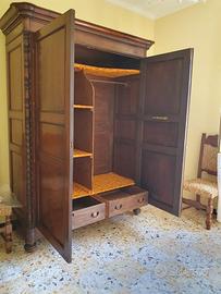 Armadio stile 800 in legno massello