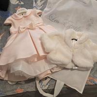 vestito da cerimonia con scarpe da bambina