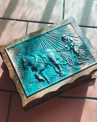 Grande scatola in legno di noce e rame '900