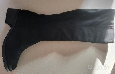 Stivali neri al ginocchio da donna