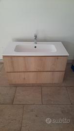 Mobile sospeso con lavandino Ideal Standard