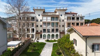 4 LOCALI A TORTORETO