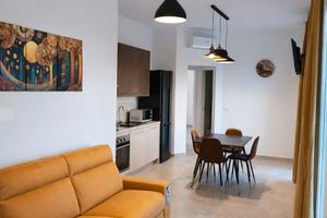 Villa bifamiliare -60 mq - posto auto - zona mare