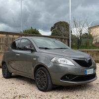 Lancia Ypsilon 1.0 FireFly 5 porte S&S Hybrid Ecoc