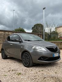 Lancia Ypsilon 1.0 FireFly 5 porte S&S Hybrid Ecoc