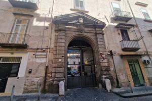 Via Pontenuovo - Bilocale in stabile d'epoca