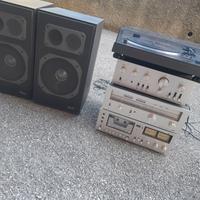 Set amplificatore completo con mobile dedicato.600