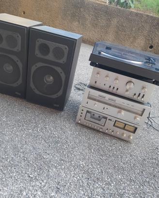 Set amplificatore completo con mobile dedicato.600