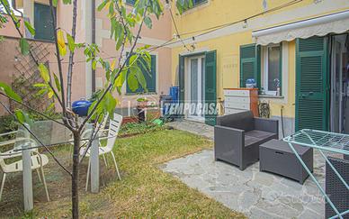 2 LOCALI RISTRUTTURATO CON GIARDINO