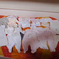 Lotto abbigliamento neonata 