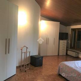 VILLA A SCHIERA A GONZAGA