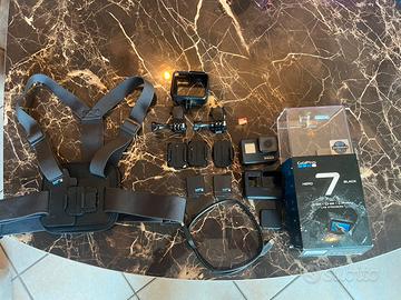 GoPro Hero 7 Black + accessori