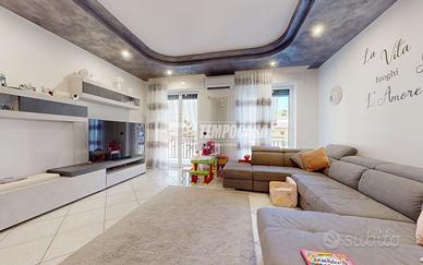 NUOVO PREZZO! Ampio appartamento di 3 vani in buon