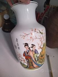 Elegante Vaso in Ceramica Stile Orientale