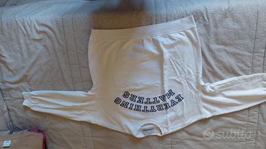 felpa bianca con scritta