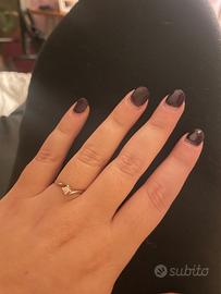 Anello akita valentine oro bianco