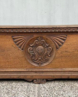 Antica cassapanca del 700 in betulla.