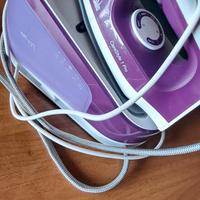 due  ferri da stiro praticamente nuovi 