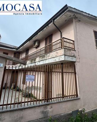 Casa con giardino e posto auto ad Arbus