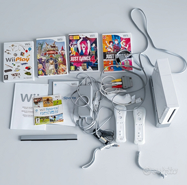 Nintendo Wii Bianca + 2 Controller + Nunchuk + 4 G