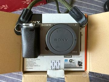 Sony A6000 + obiettivo