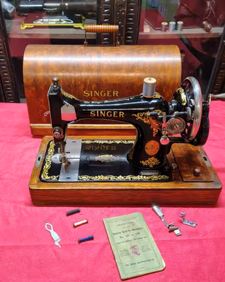 Antica macchina cucire Singer 128k del 1923