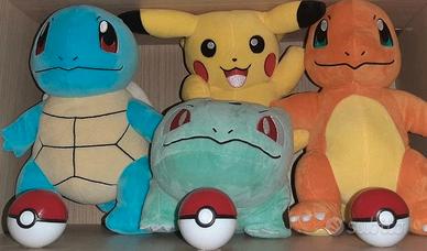 4 Pokemon pupazzi peluche con 3 pokeball