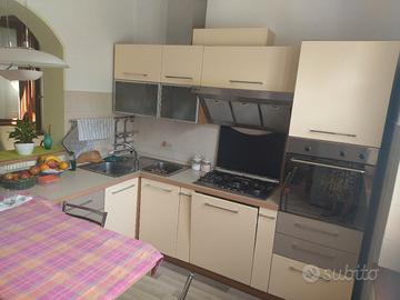 cucina buone condizione e funzionale