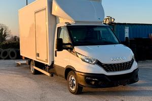 IVECO 35C16 furgone e pedana