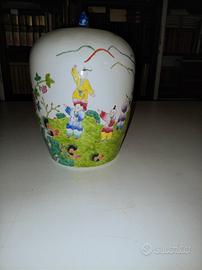 Antico vaso cinese