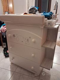 Fasciatoio Lavatoio con acqua calda e mensole