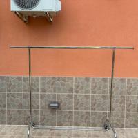 Stand porta abiti con ruote