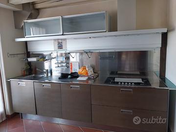 Cucina con elettrodomestici prezzo trattabile
